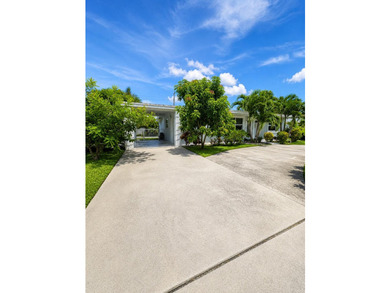 Welcome to this beautifully maintained 4-bedroom, 2-bathroom - photo 5