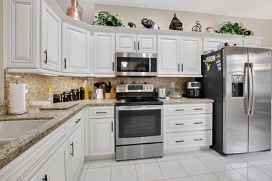 Welcome to effortless Florida living in sought-after - photo 5