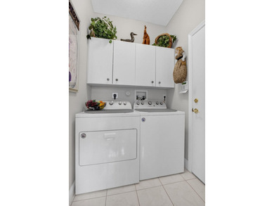 Welcome to effortless Florida living in sought-after - photo 8