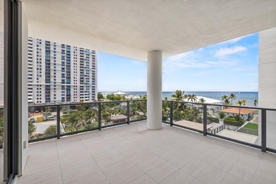 Welcome to this stunning 3 bedroom, 3.5 bath condominium in the - photo 1