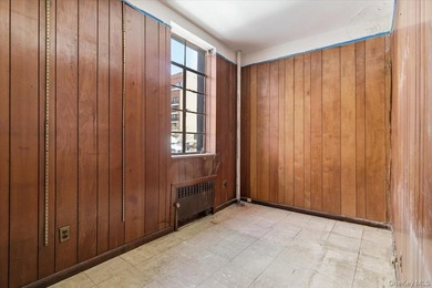 A rare opportunity to acquire a fully vacant mixed-use building - photo 12