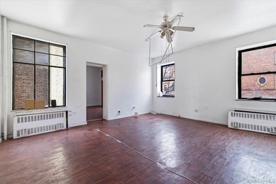 A rare opportunity to acquire a fully vacant mixed-use building - photo 25