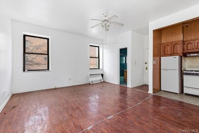 A rare opportunity to acquire a fully vacant mixed-use building - photo 26