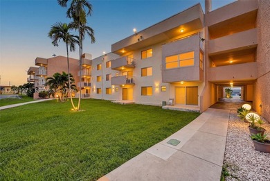 Beautifully remodeled and spacious 2-bedroom, 2-bathroom condo - photo 1
