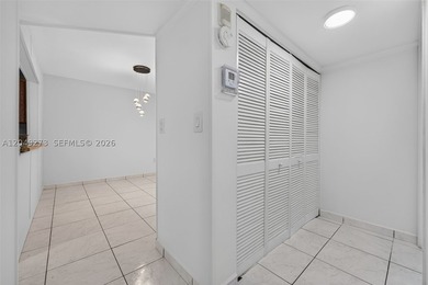 Beautifully remodeled and spacious 2-bedroom, 2-bathroom condo - photo 7