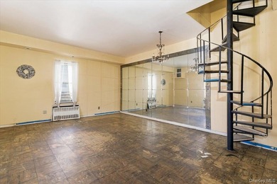 A rare opportunity to acquire a fully vacant mixed-use building - photo 38