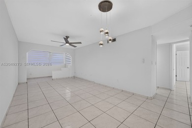 Beautifully remodeled and spacious 2-bedroom, 2-bathroom condo - photo 9