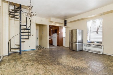 A rare opportunity to acquire a fully vacant mixed-use building - photo 40