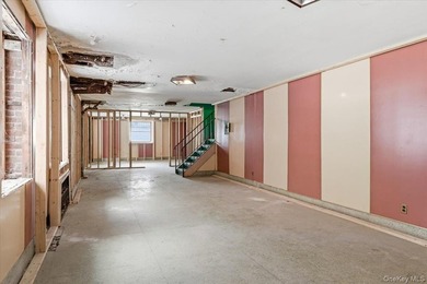 A rare opportunity to acquire a fully vacant mixed-use building - photo 41