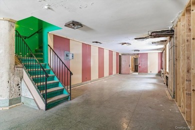 A rare opportunity to acquire a fully vacant mixed-use building - photo 43