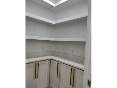 CUSTOM PRIVATE ONE OF A KIND NEW CONSTRUCTION W/ POSSIBLE DOCK - photo 8
