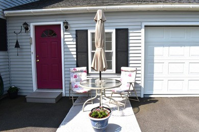 Welcome to this beautiful, sun-filled home designed for both - photo 5