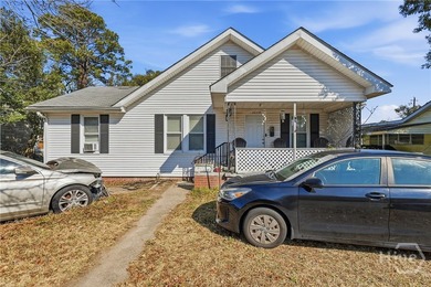 This spacious 3 bedroom, 2 bath home in Avondale features a - photo 1