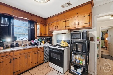 This spacious 3 bedroom, 2 bath home in Avondale features a - photo 10