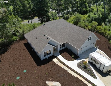 Designed and built by master carpenter Brian Lacouture and - photo 5