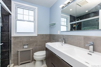Welcome to this beautifully maintained 3-bedroom, 3-bath - photo 13
