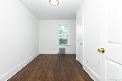 Welcome to this beautifully maintained 3-bedroom, 3-bath - photo 14