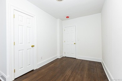 Welcome to this beautifully maintained 3-bedroom, 3-bath - photo 16