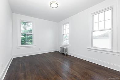 Welcome to this beautifully maintained 3-bedroom, 3-bath - photo 18
