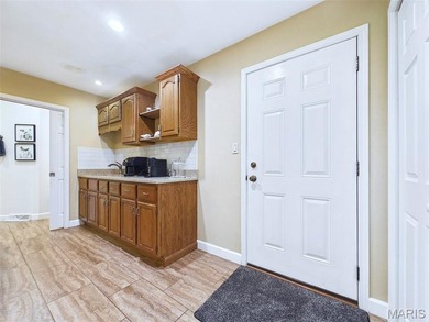 Quality construction, space, and gorgeous views all wrapped in - photo 21