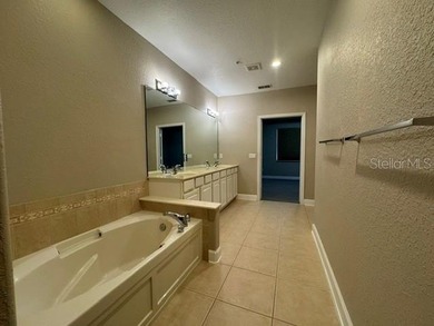 Welcome to this beautifully maintained two-story residence - photo 21