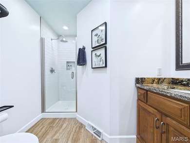 Quality construction, space, and gorgeous views all wrapped in - photo 22