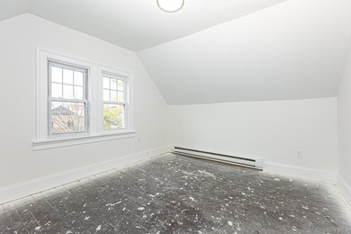 Welcome to this beautifully maintained 3-bedroom, 3-bath - photo 22