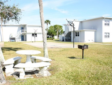 Island Living Just 5 Minutes To The Beach. A much sought after - photo 23