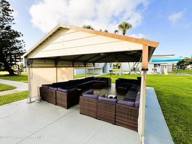 Island Living Just 5 Minutes To The Beach. A much sought after - photo 24