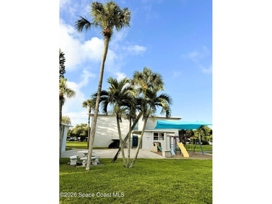Island Living Just 5 Minutes To The Beach. A much sought after - photo 26
