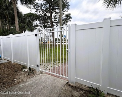 Island Living Just 5 Minutes To The Beach. A much sought after - photo 29