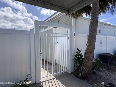 Island Living Just 5 Minutes To The Beach. A much sought after - photo 30