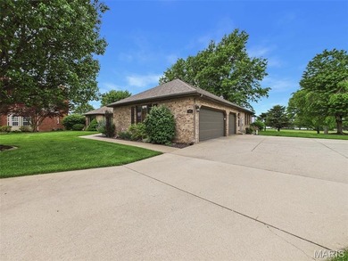 Quality construction, space, and gorgeous views all wrapped in - photo 39