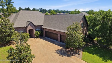 This stunning custom built, one owner home, constructed in 2009 - photo 3