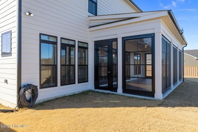 A rare opportunity to own a better-than-new Modern Farmhouse - photo 10