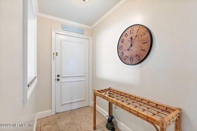 Gorgeous 3 bed/2 bath penthouse in the sought-after Sandcastle - photo 5