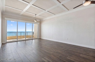 Gorgeous 3 bed/2 bath penthouse in the sought-after Sandcastle - photo 7