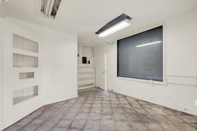 Excellent opportunity to own a versatile commercial property - photo 15