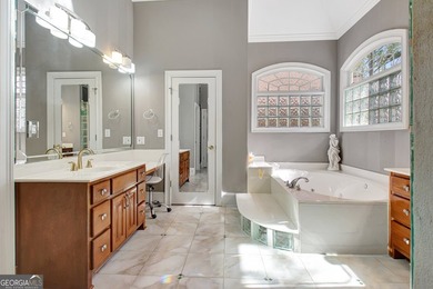 Stunning large Ranch home. No Stairs! Perfect for those who like - photo 25