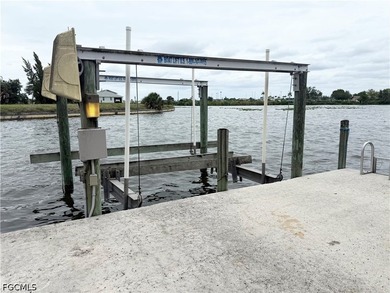 ACCEPTING BACKUP OFFERS!! LAKEFRONT PARADISE WITH POOL, BOAT - photo 39