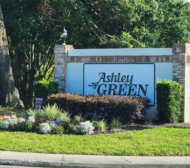 In time to beat the summer heat! Well maintained home in the - photo 1