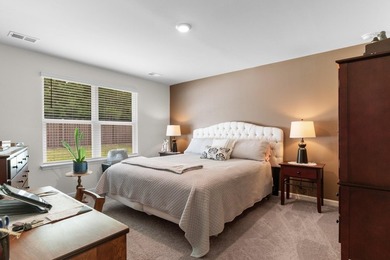 Welcome to this meticulously maintained 3-bedroom, 2-bath home - photo 13