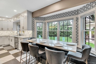 Amazing 5700sf Newly Redone All Brick Mansion on Private Setting - photo 13