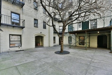 Nestled in the vibrant heart of Astoria, this stunning 1-bedroom - photo 14