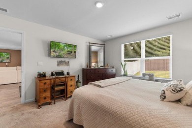 Welcome to this meticulously maintained 3-bedroom, 2-bath home - photo 15