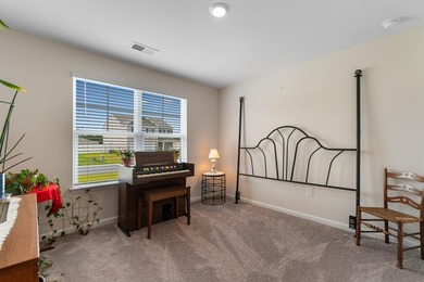 Welcome to this meticulously maintained 3-bedroom, 2-bath home - photo 23