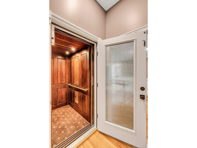 Amazing 5700sf Newly Redone All Brick Mansion on Private Setting - photo 23