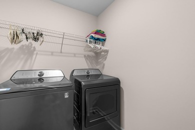 Welcome to this meticulously maintained 3-bedroom, 2-bath home - photo 25