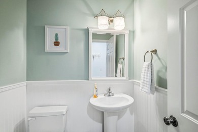 Beautiful all-brick walkout basement home situated on the 7th - photo 25