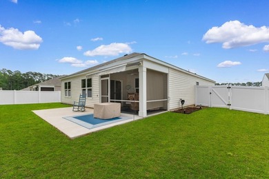 Welcome to this meticulously maintained 3-bedroom, 2-bath home - photo 31